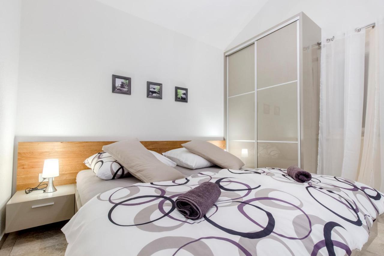 Appartement Dalmata Lounge à Starigrad Paklenica Extérieur photo